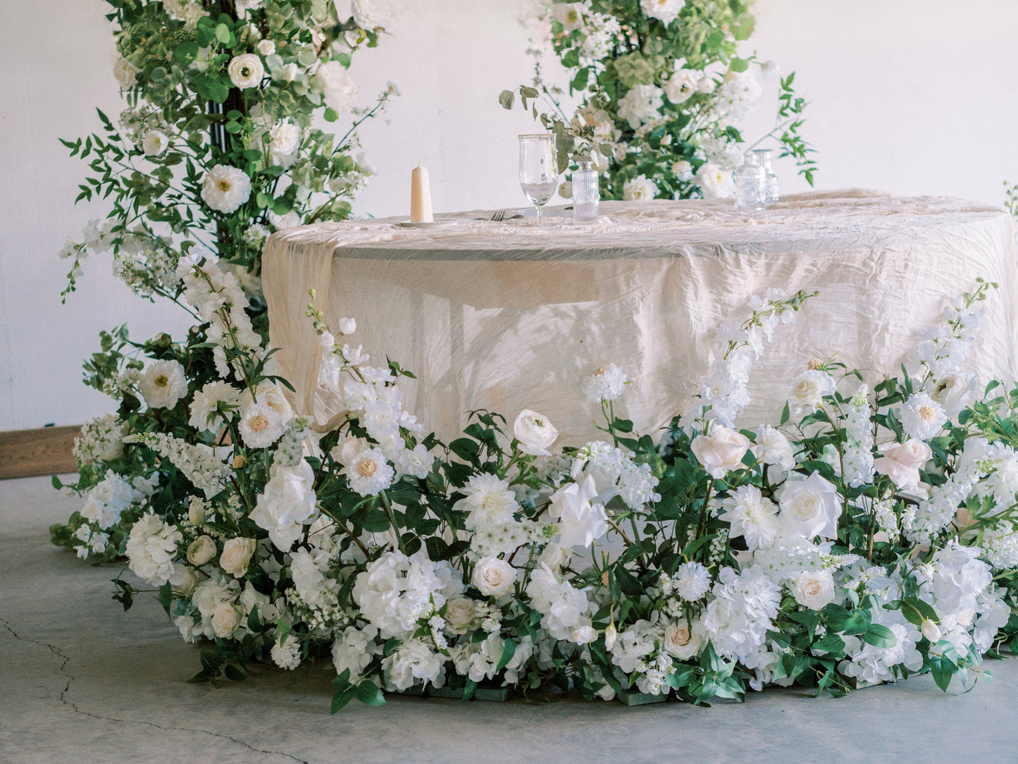 Garden style Aisle flowers